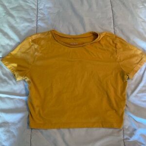 Large mustard yellow short sleeve crop top